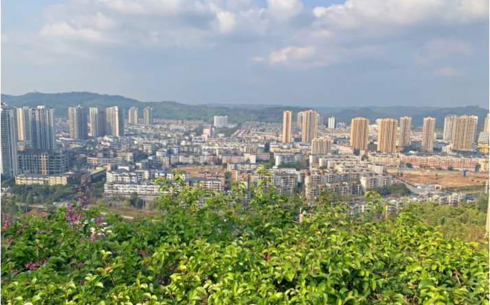 北山公园 地址:大足区龙岗街道北山路 北山古名龙岗山