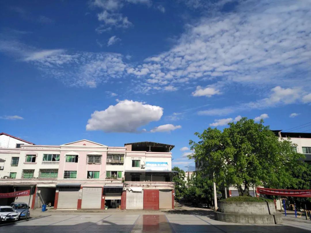 国梁镇上一角 简直棒棒哒!